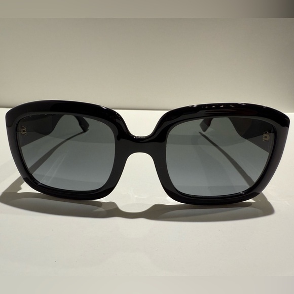 Christian Dior "D Dior" Black Oversized Square Sunglasses - Picture 2 of 11